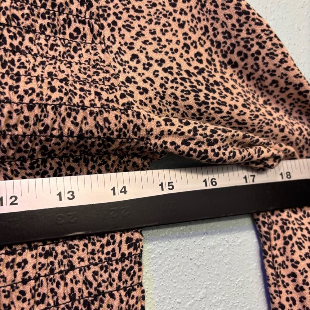 ⭐️ 3/$21 ⭐️ URBAN Romantics Cheetah Smocked Peplum Long Sleeve Blouse Size S - Picture 7 of 8